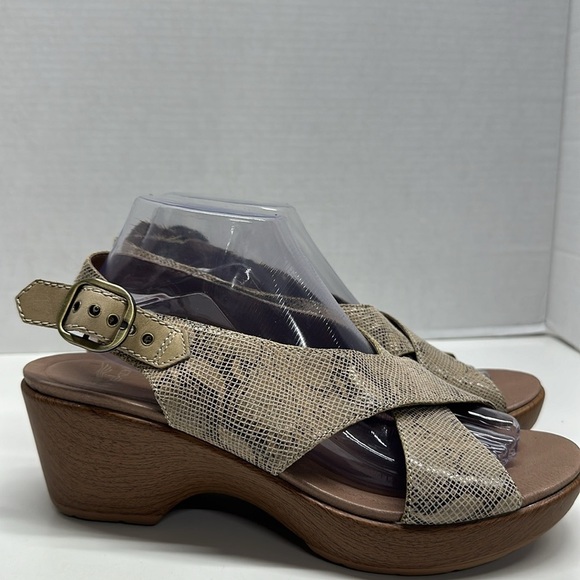 Dansko Jacinda Slingback Crossover Sandals Shoes Snake Print Tan Brown EU 40 10 - Picture 2 of 11